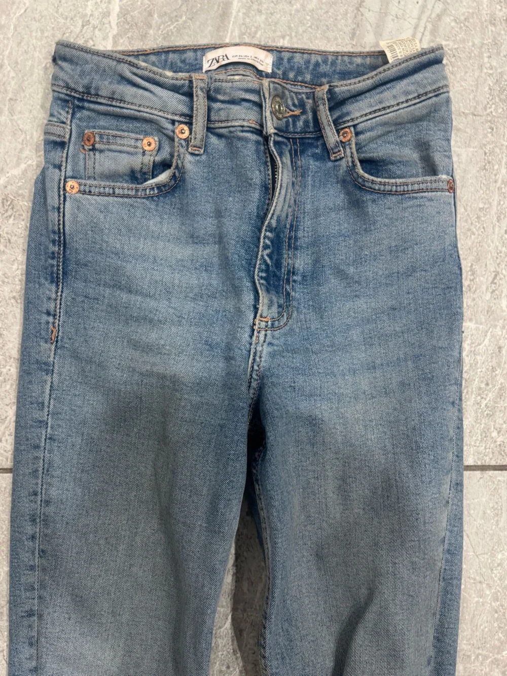 Zara Ripped Jeans - Picture 2 of 4